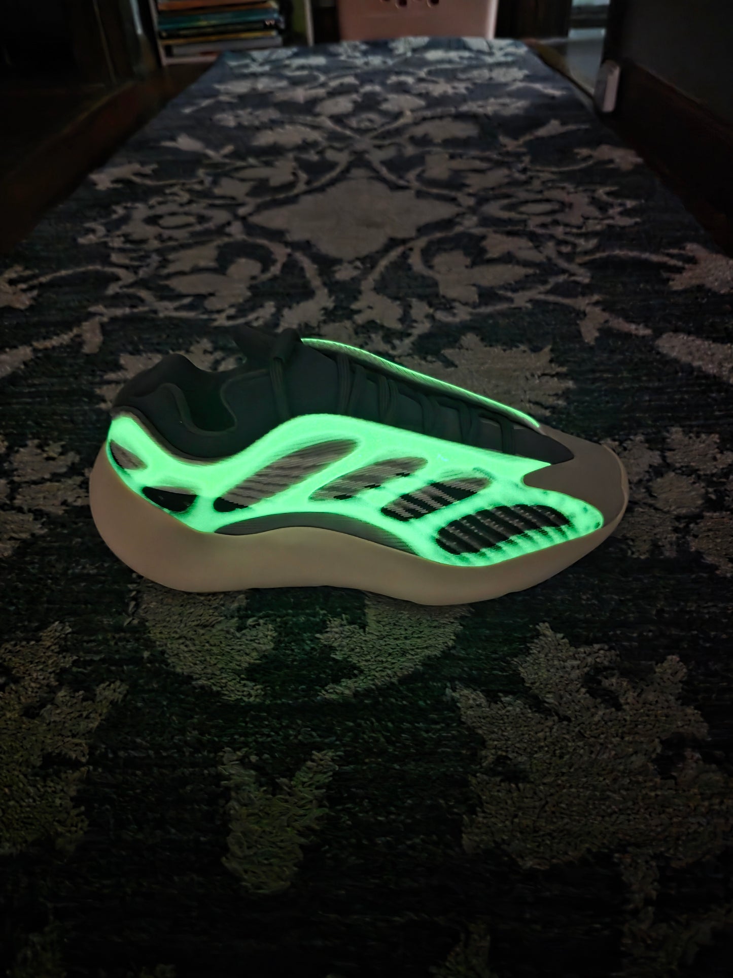 Yeezy 700 V3 (ID1674) FADSAL Brand New Men's 9 Women's 10.5 Glow in the Dark