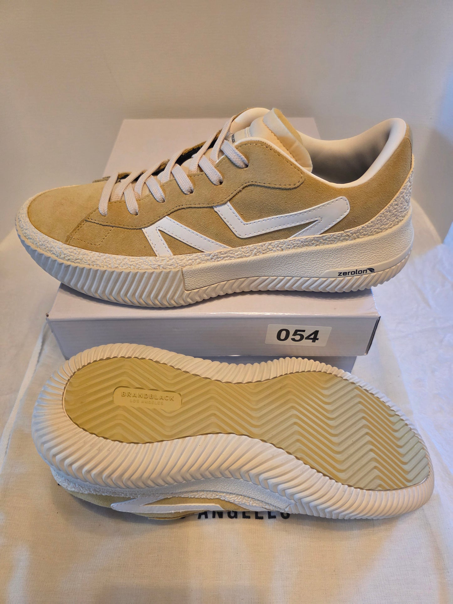 BrandBlack Los Angeles Dowtown ll New with box