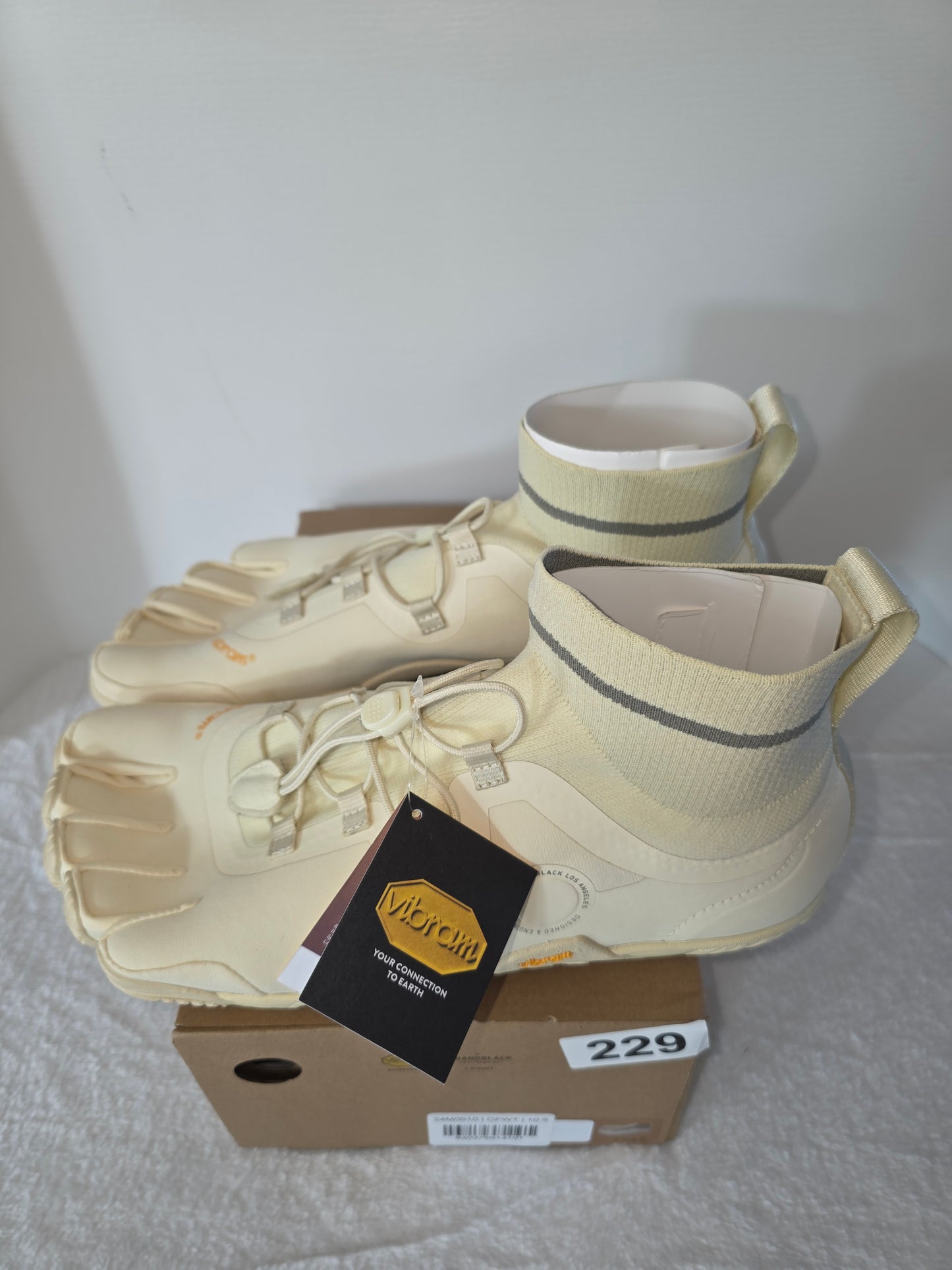 BrandBlack Los Angeles Vibram FiveFingers V Street, New with Box, Unisex