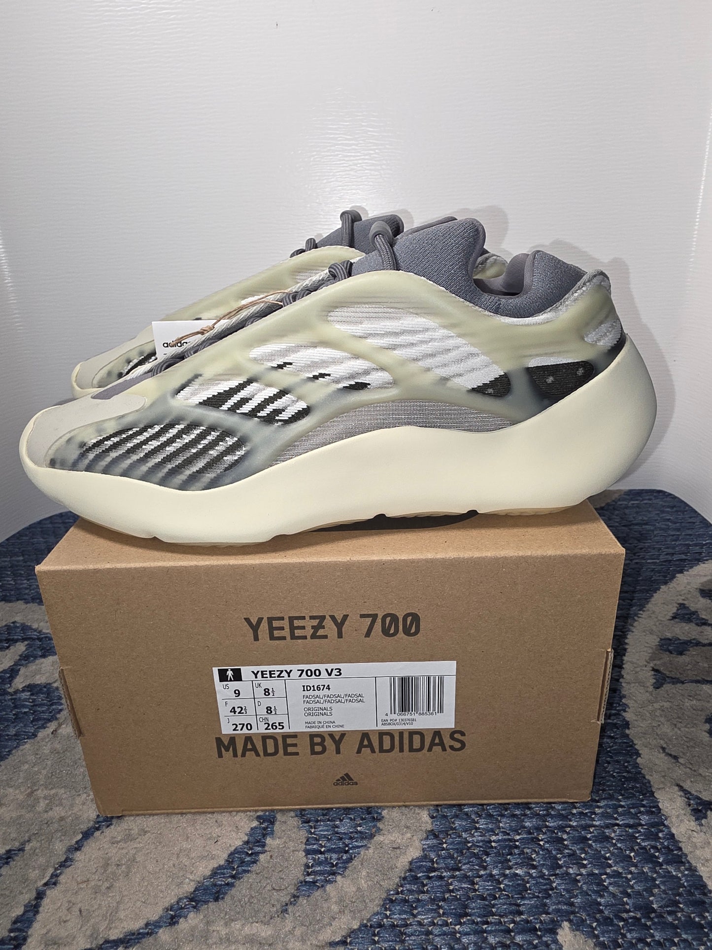 Yeezy 700 V3 (ID1674) FADSAL Brand New Men's 9 Women's 10.5 Glow in the Dark
