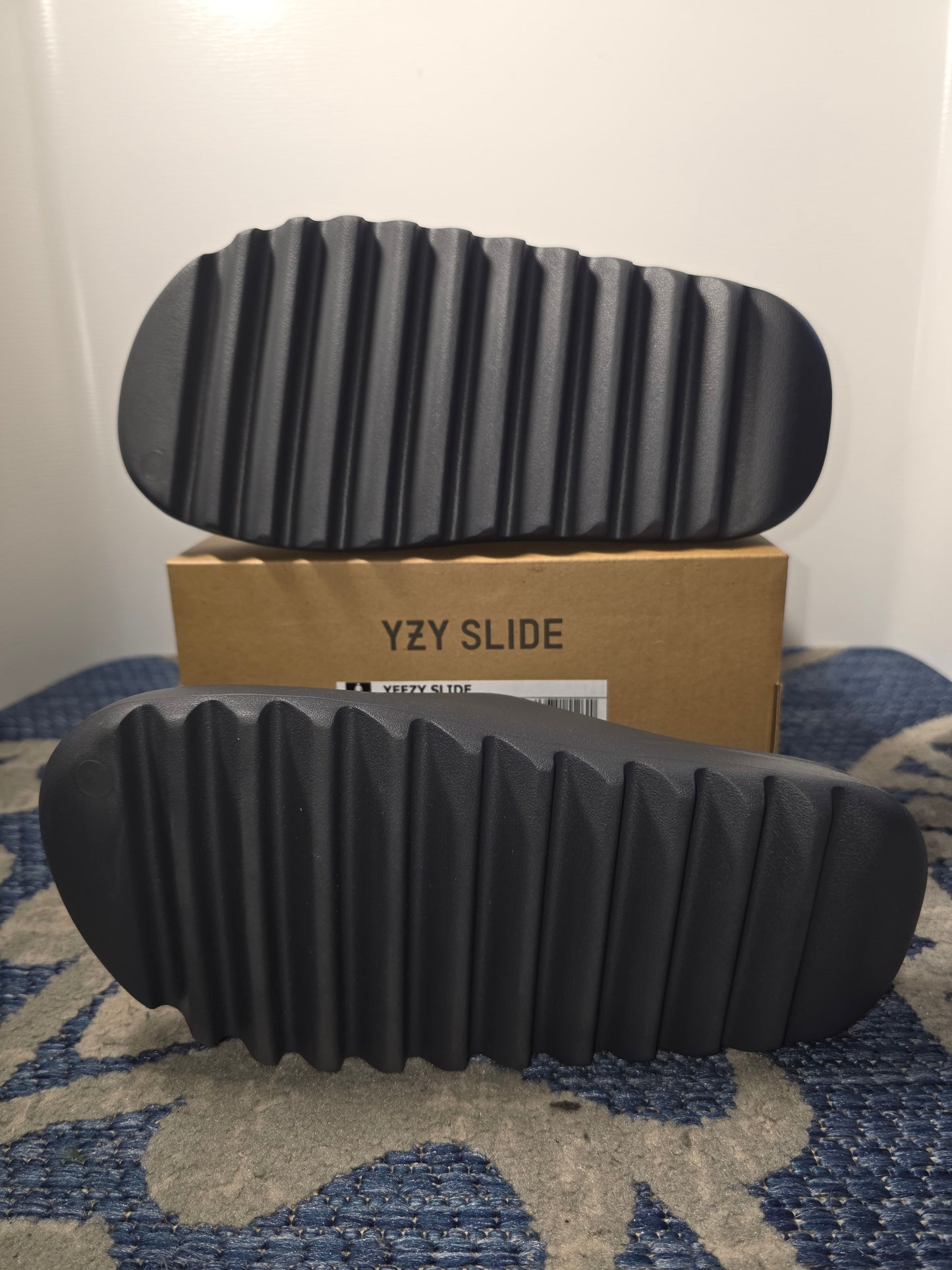 Yeezy Slide Granit Men's Size 8 New with Box