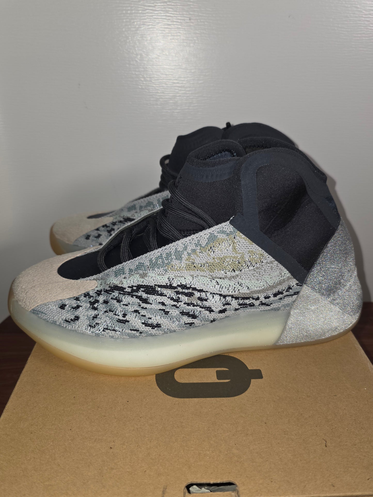 Yeezy QNTM SEATEAL (GY7926) New with Box