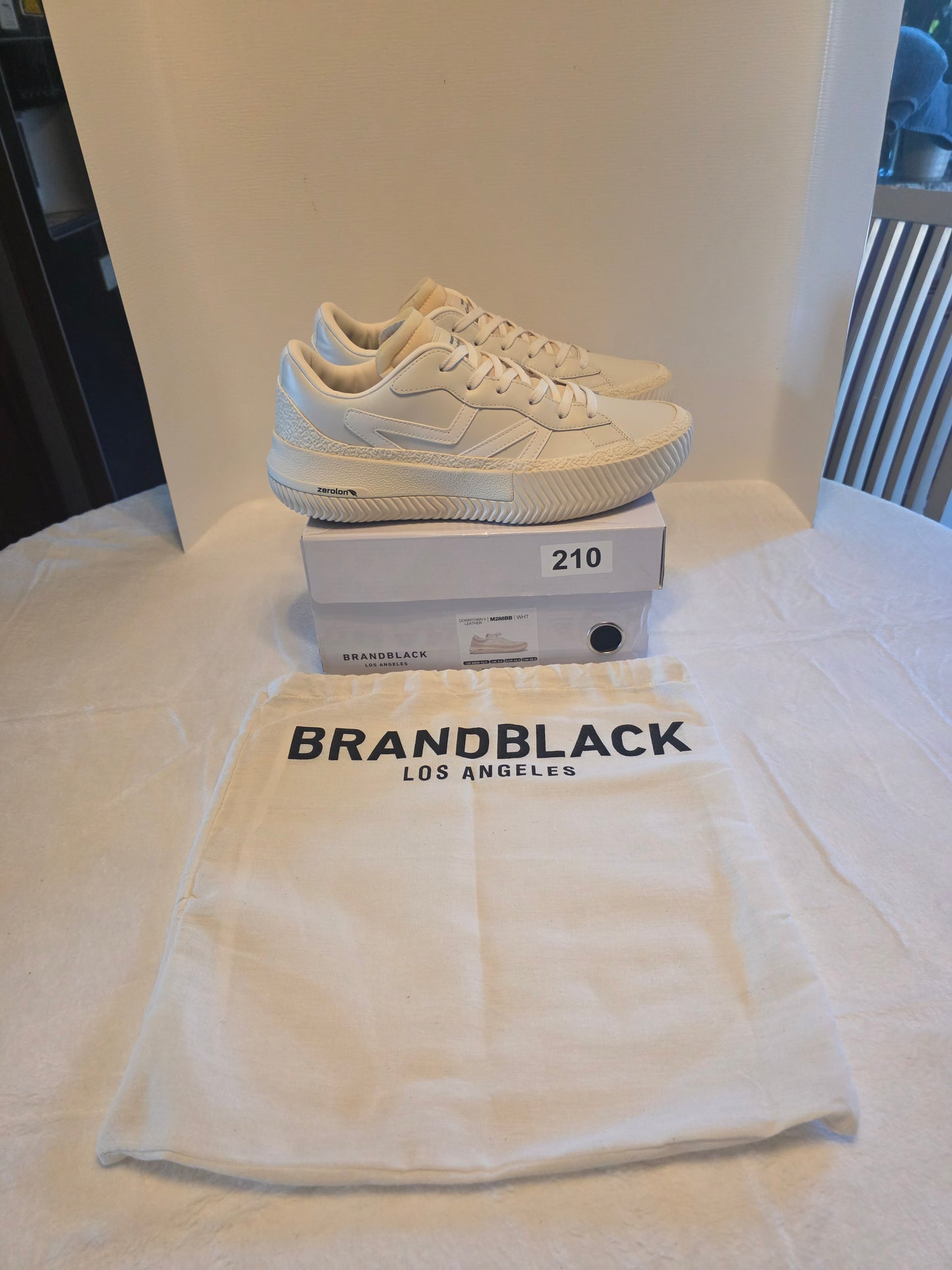 BrandBlack Los Angeles Dowtown ll New with box
