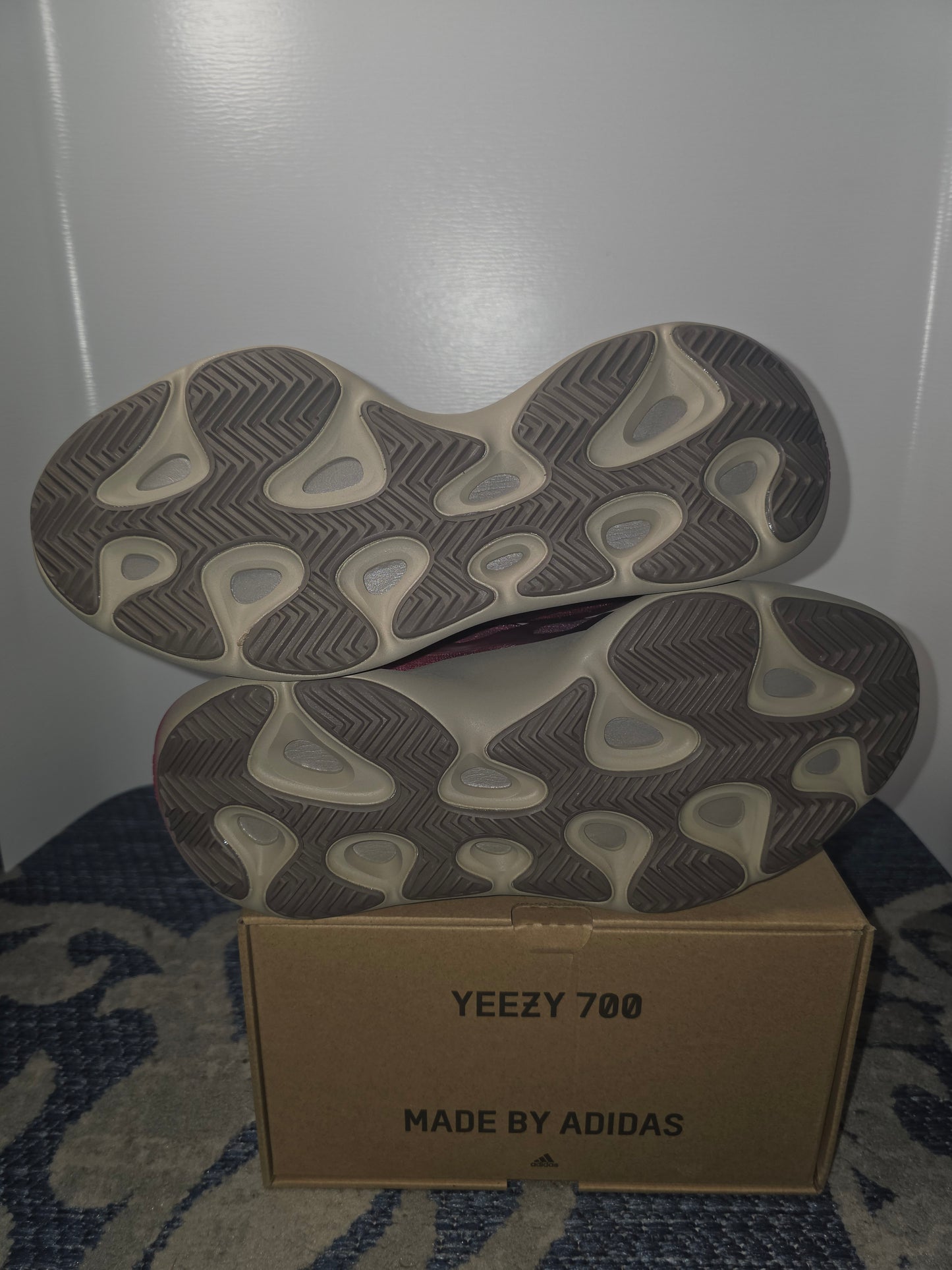 Yeezy 700 V3 (GW1814) FADCAR NEW WITH BOX