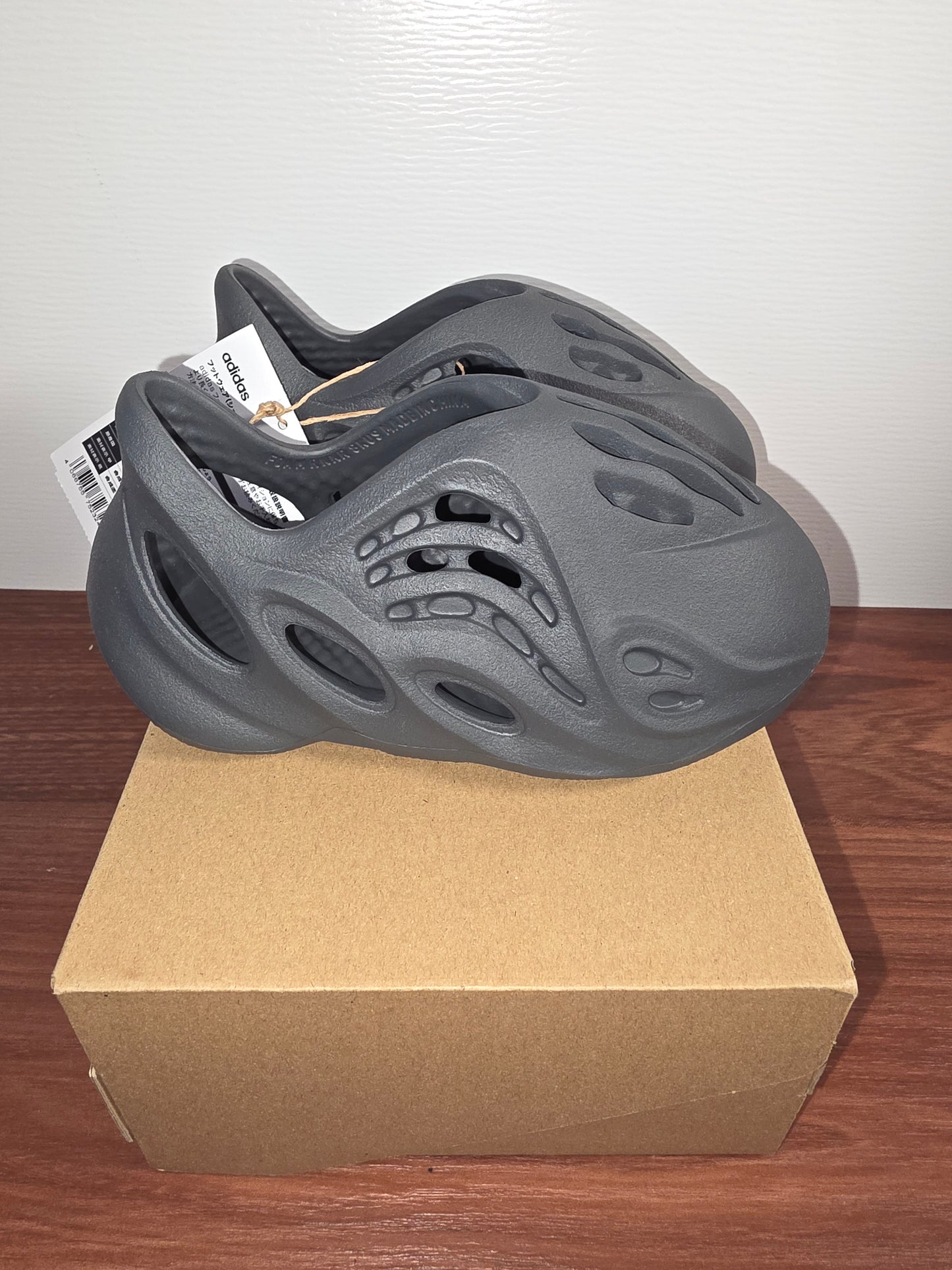 Yeezy Infant Foam Runner Carbon New with Box