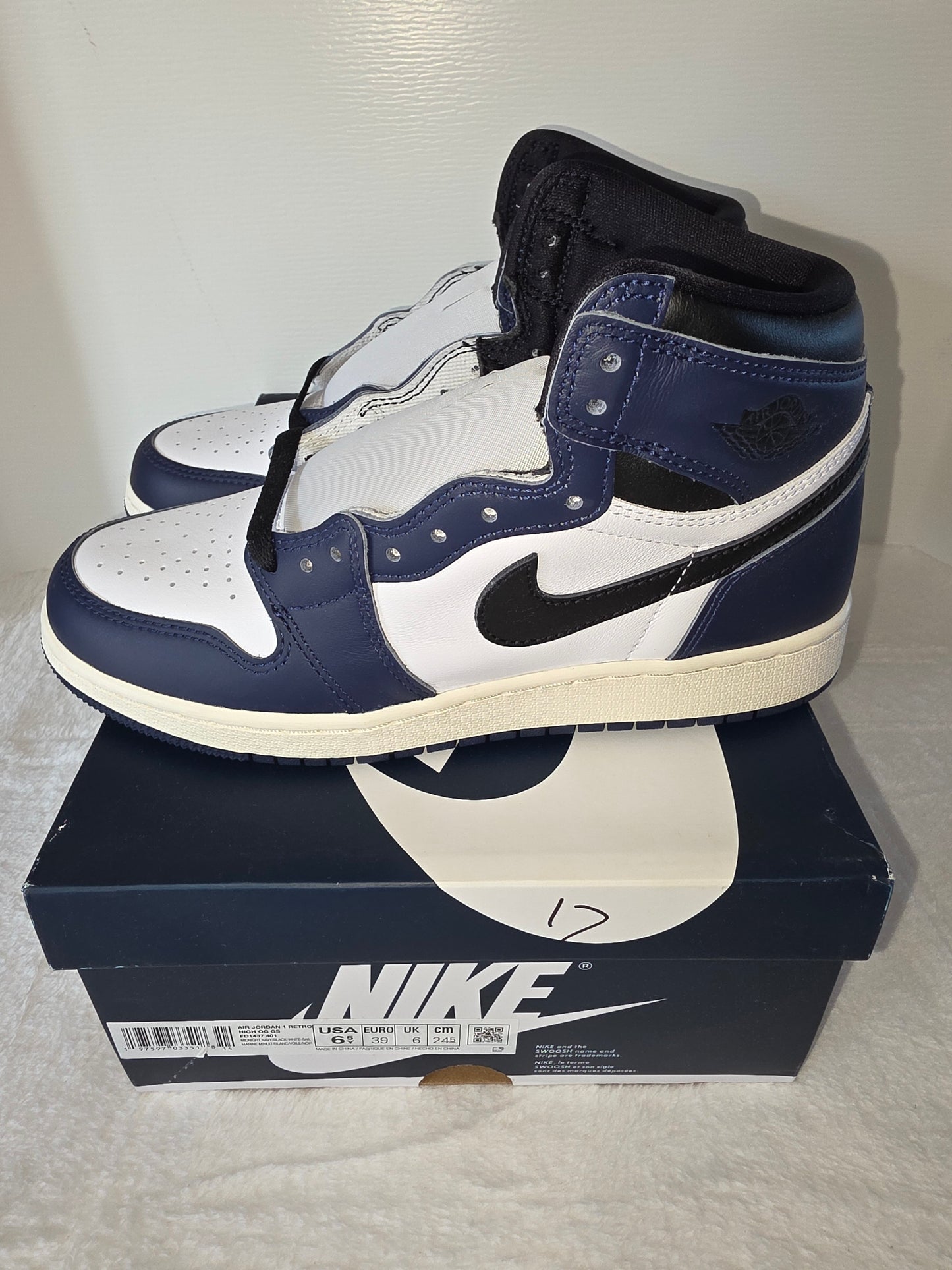 Air Jordan 1 Retro Midnight Navy, Unisex, New with Box