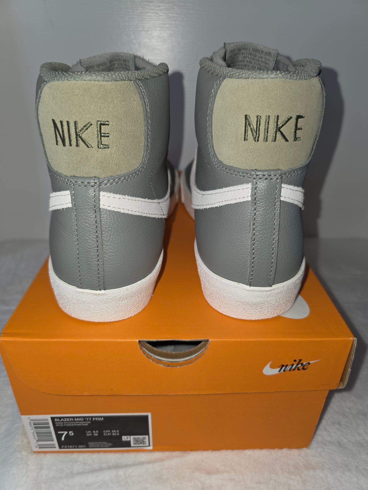 Nike Blazer Mid '77 RPM New with Box, Unisex