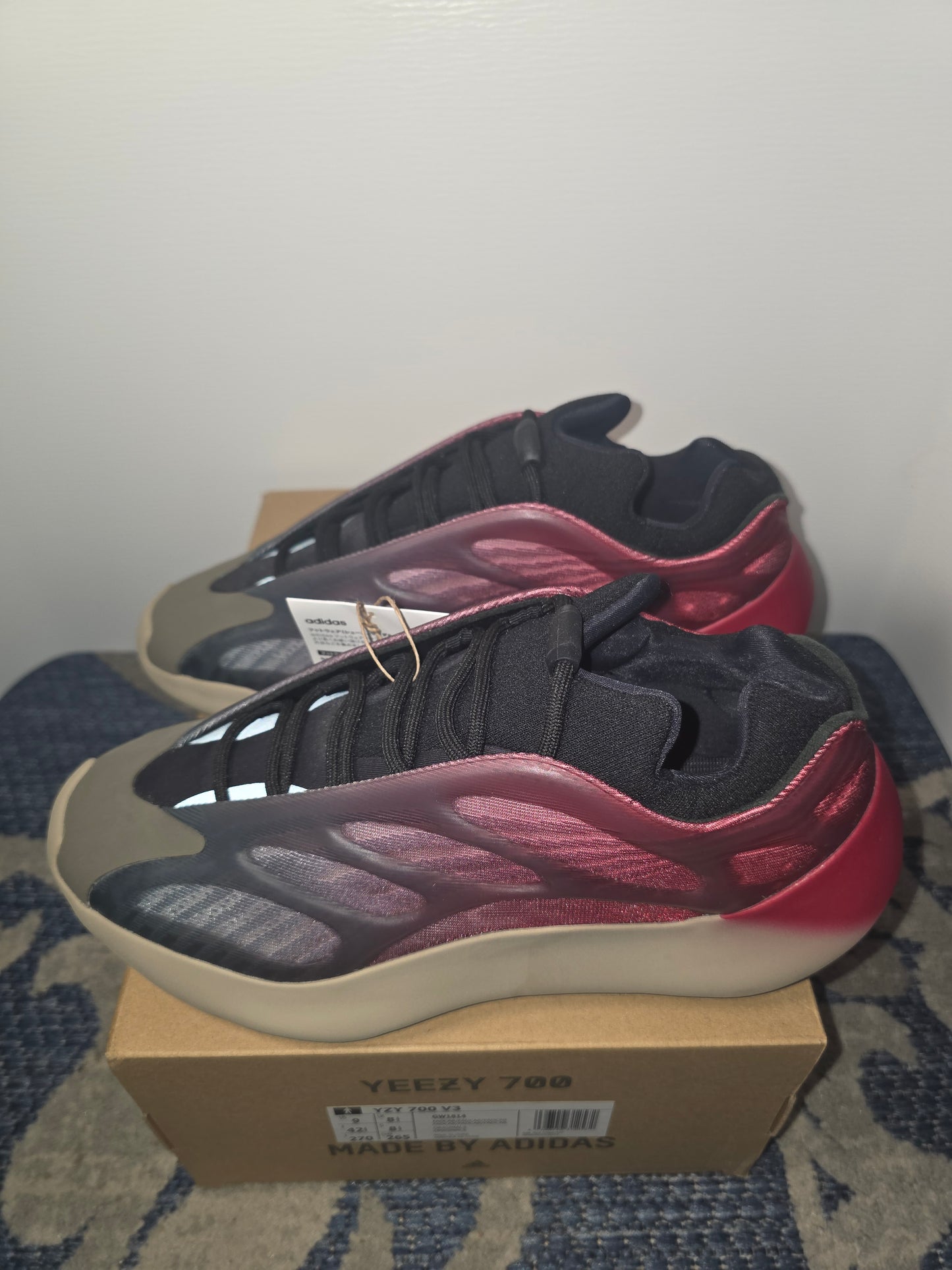 Yeezy 700 V3 (GW1814) FADCAR NEW WITH BOX