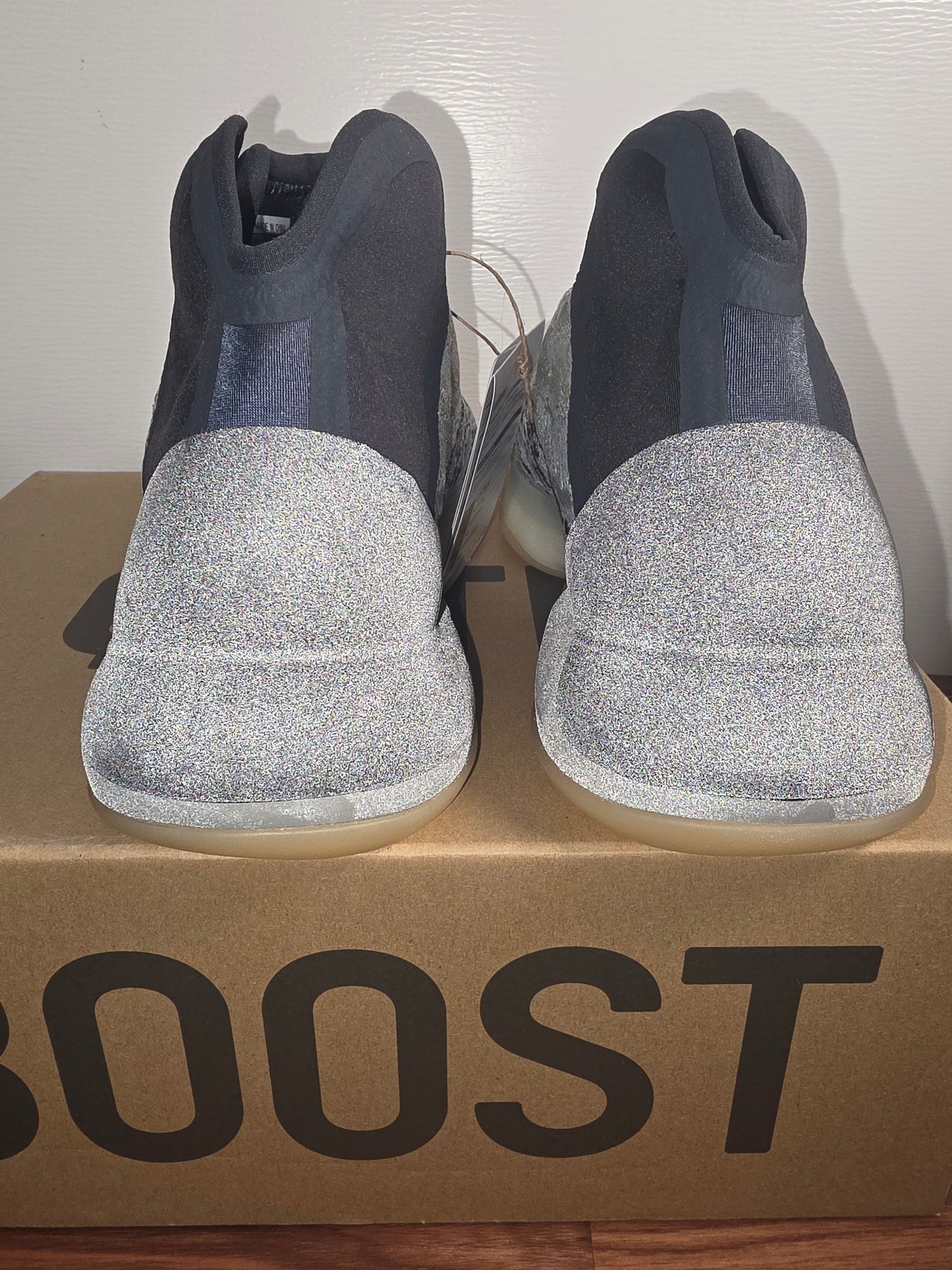Yeezy QNTM SEATEAL (GY7926) New with Box