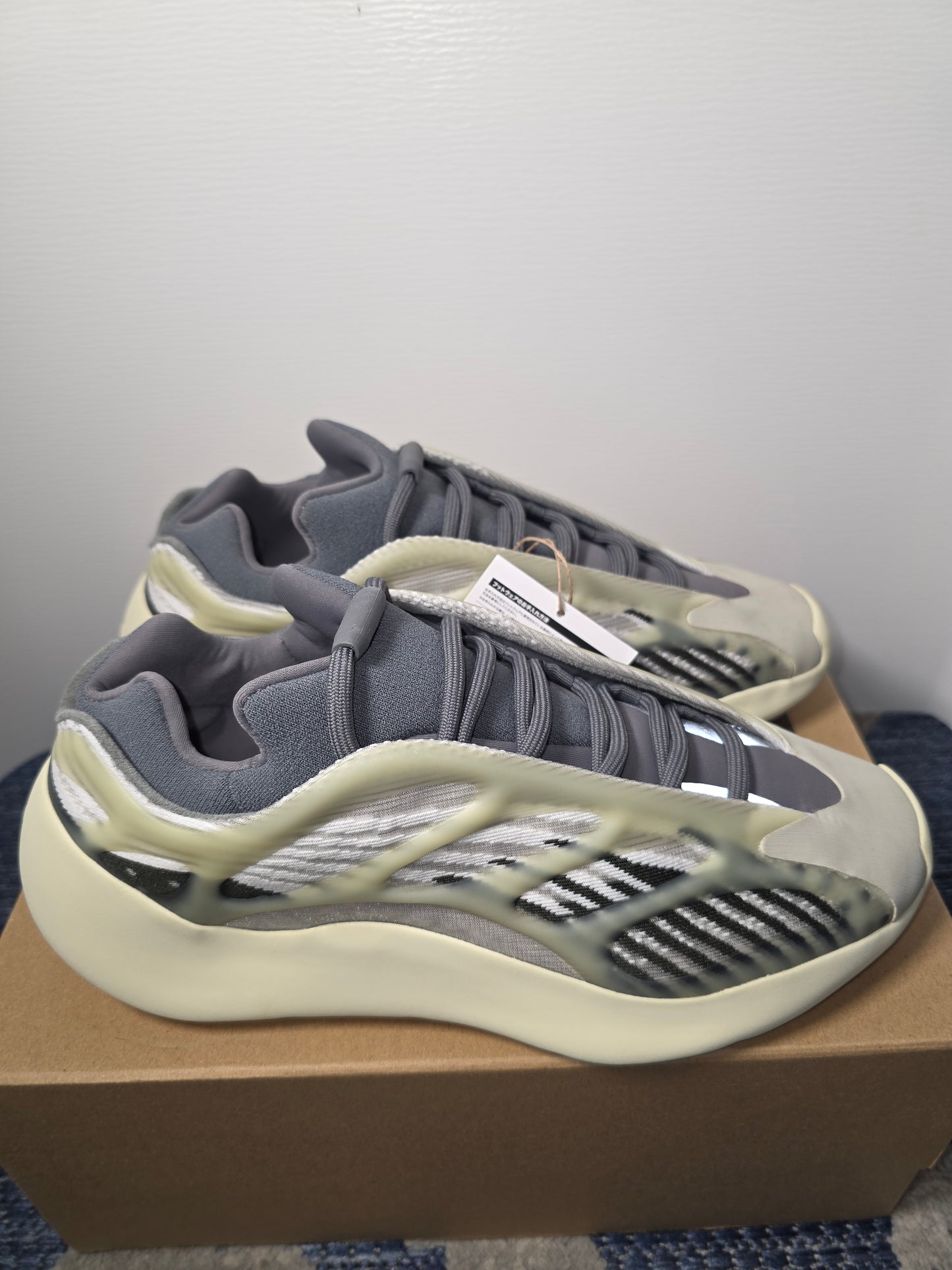 Yeezy 700 V3 (ID1674) FADSAL Brand New Men's 9 Women's 10.5 Glow in the Dark