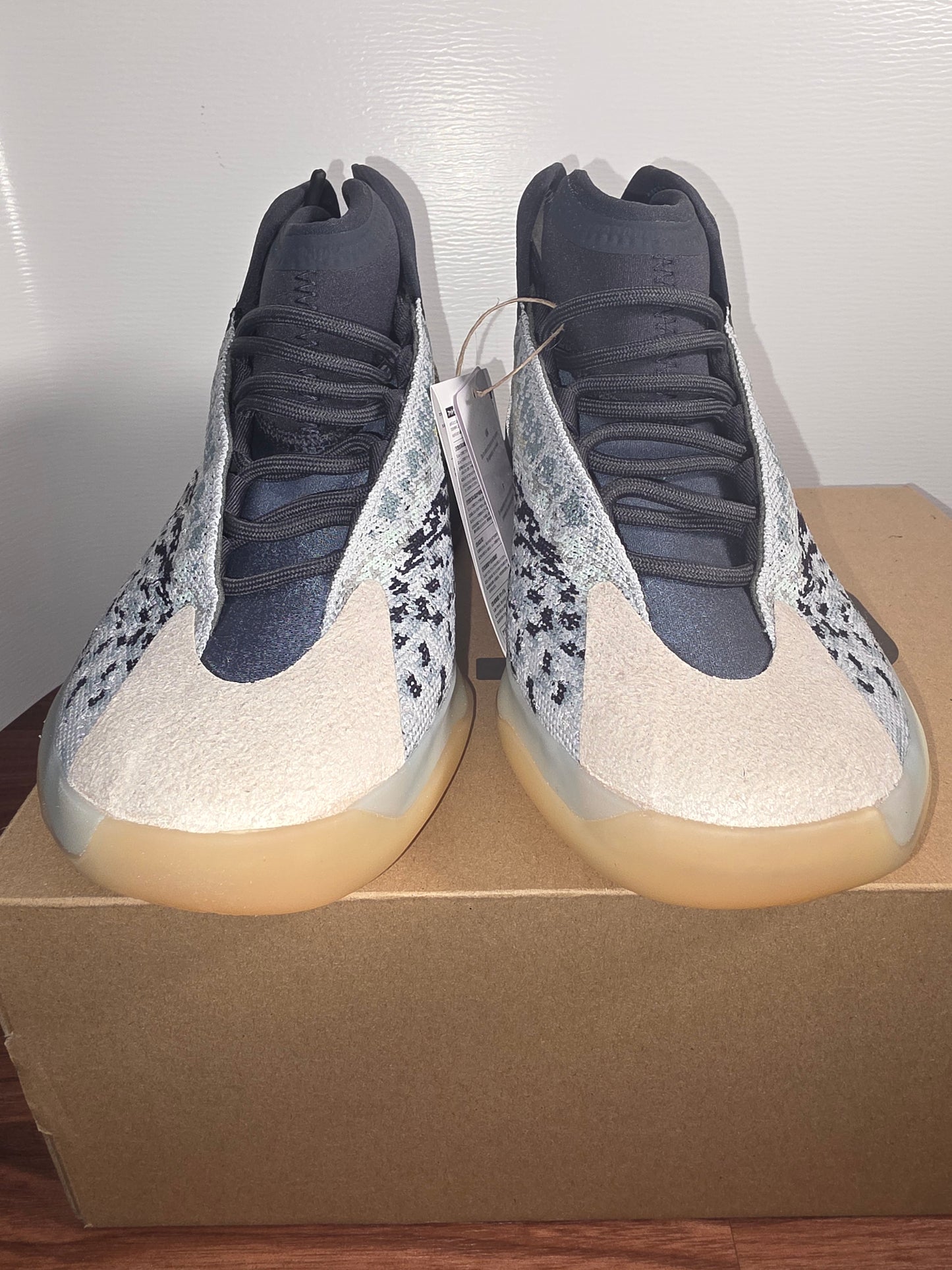 Yeezy QNTM SEATEAL (GY7926) New with Box