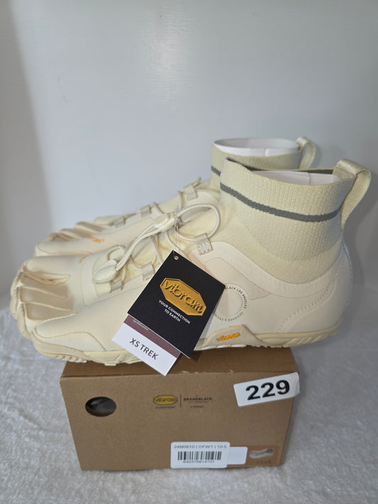 BrandBlack Los Angeles Vibram FiveFingers V Street, New with Box, Unisex