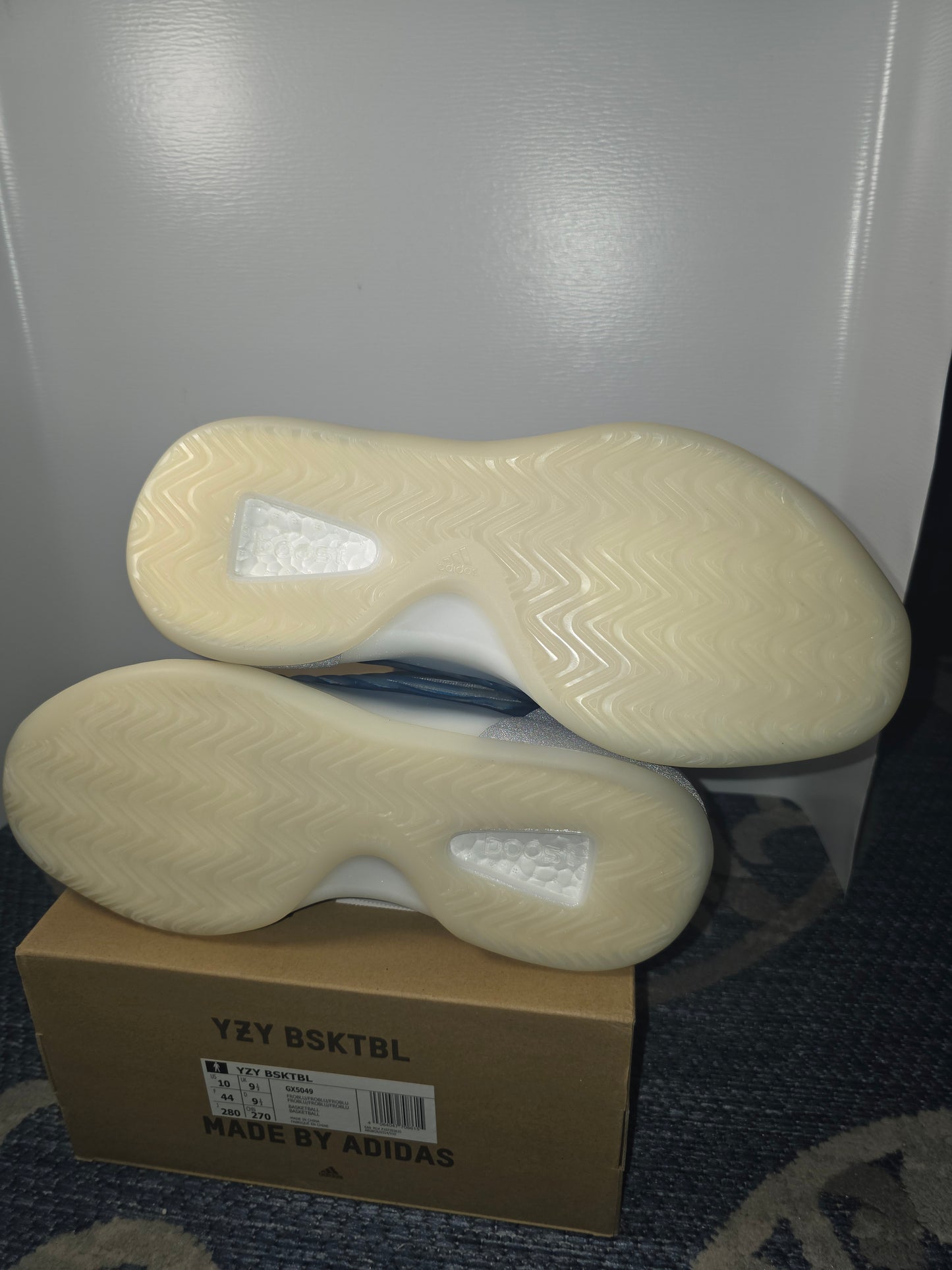 Yeezy Basketball (GX5049) FROBLU New With Box Glow in the Dark