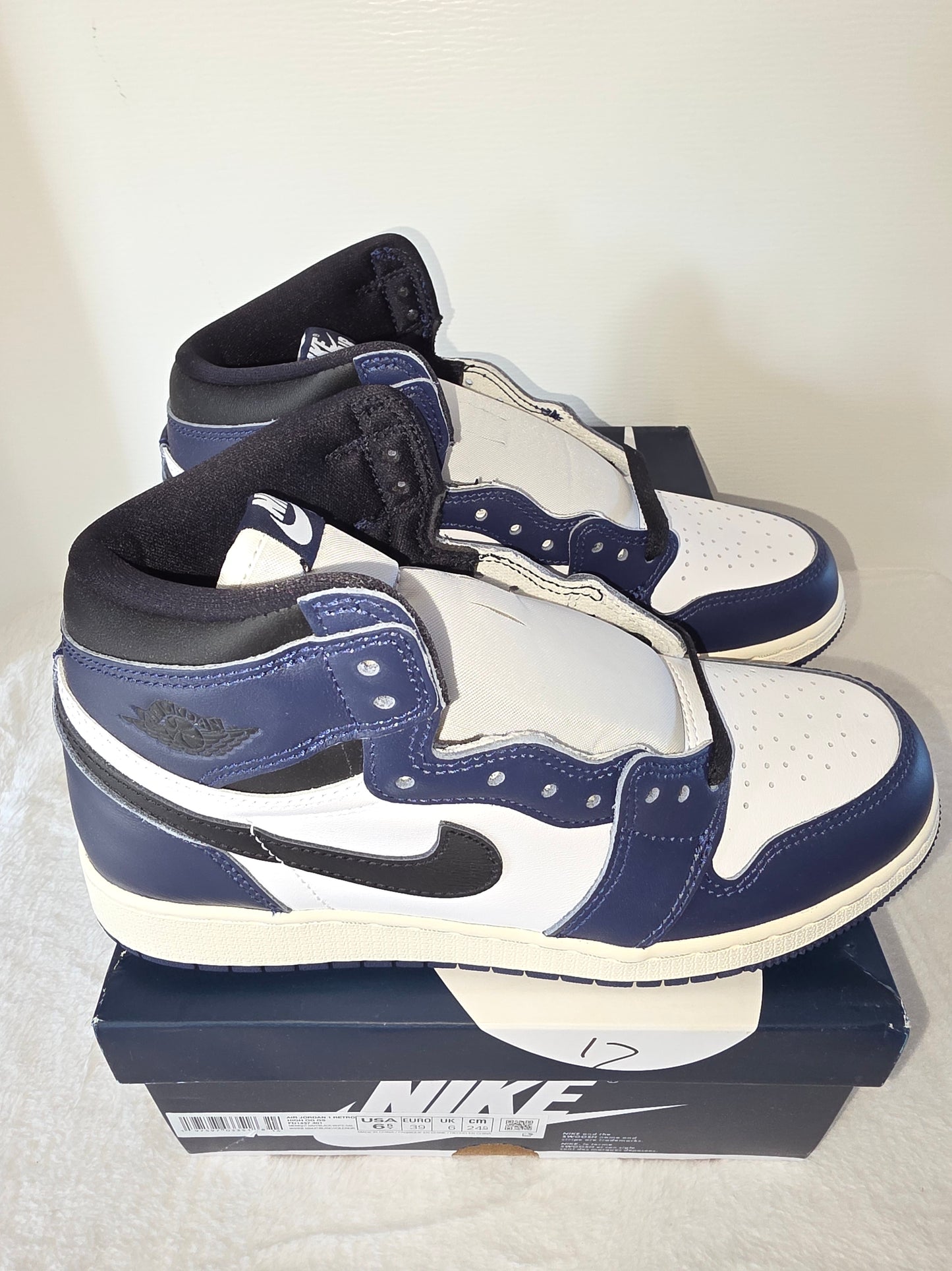 Air Jordan 1 Retro Midnight Navy, Unisex, New with Box