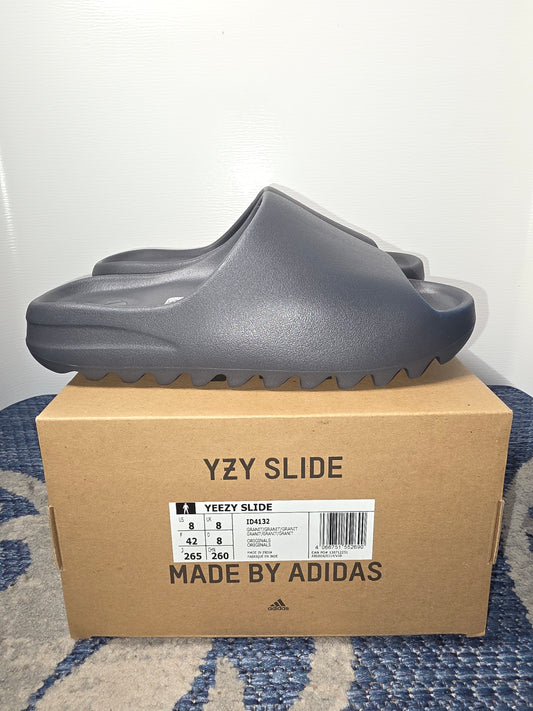 Yeezy Slide Granit Men's Size 8 New with Box