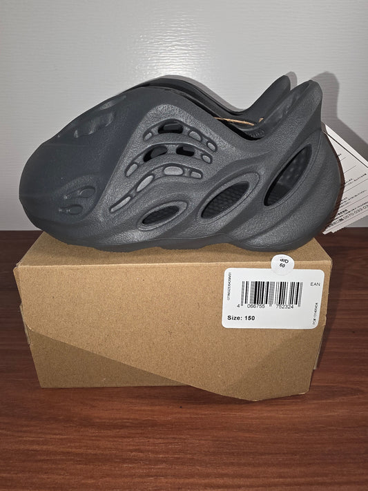 Yeezy Infant Foam Runner Carbon New with Box