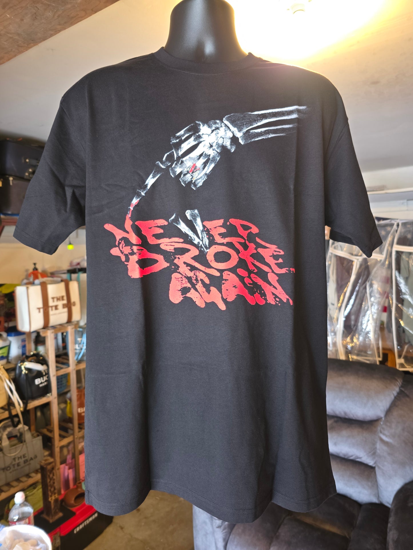 Vlone x NBA Youngboy Never Broke Again Bones T-shirt Mens Size Large