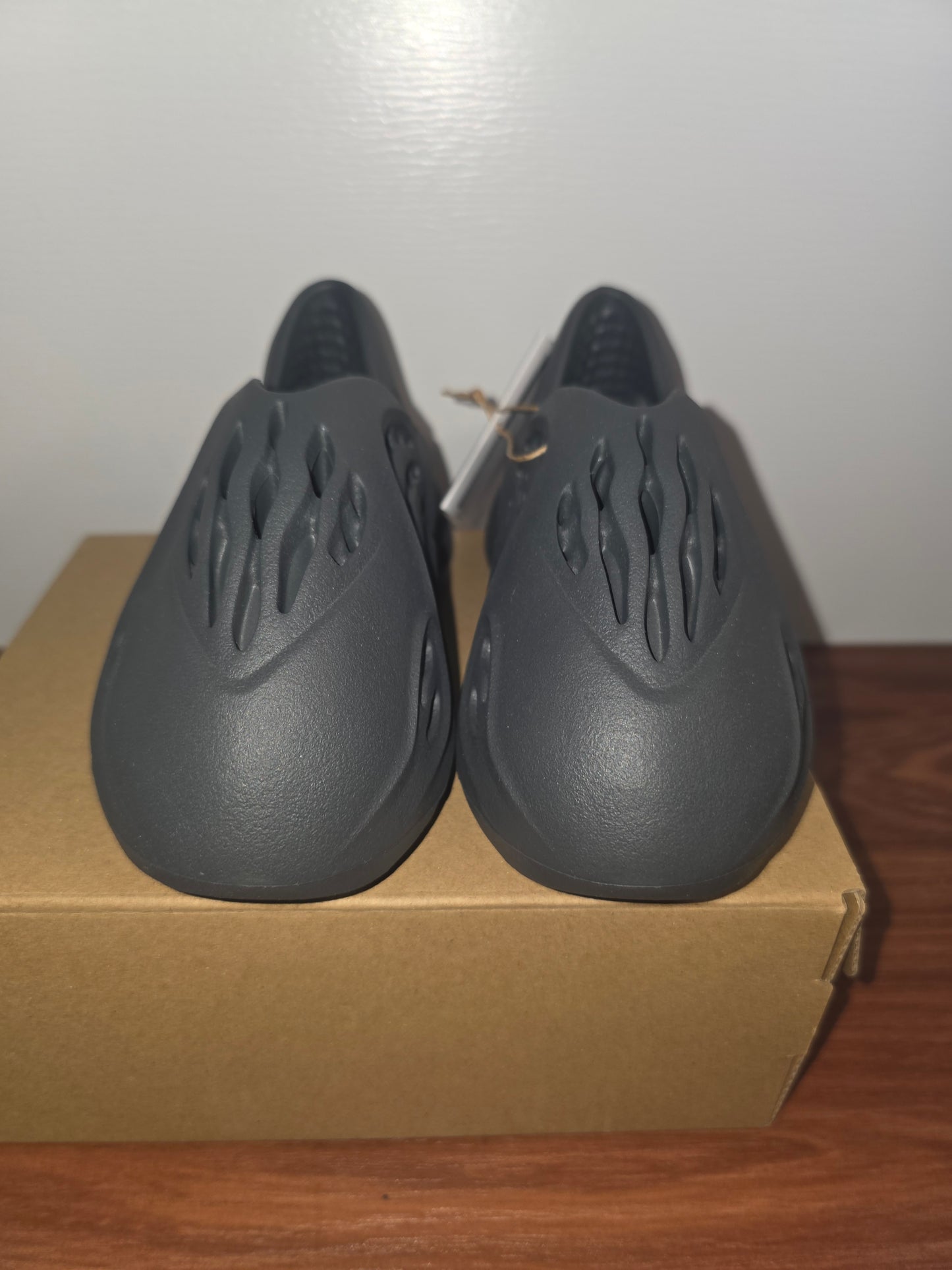 Yeezy Infant Foam Runner Carbon New with Box