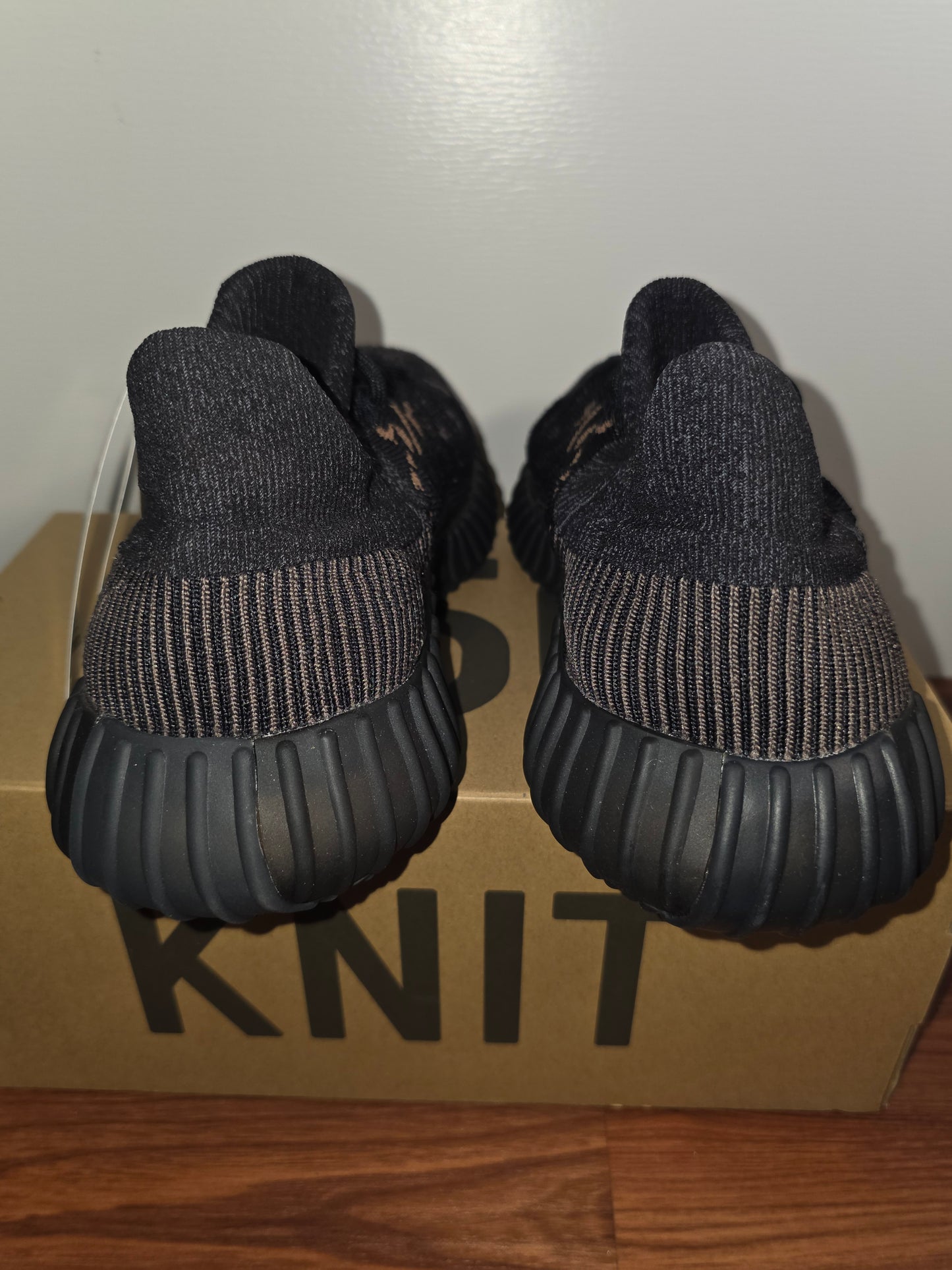 Yeezy 350V2 CMPCT Slate Carbon New with Box