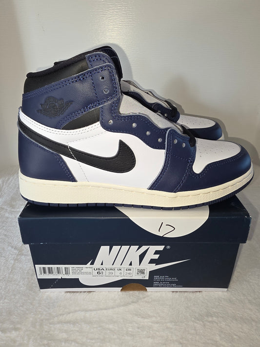 Air Jordan 1 Retro Midnight Navy, Unisex, New with Box