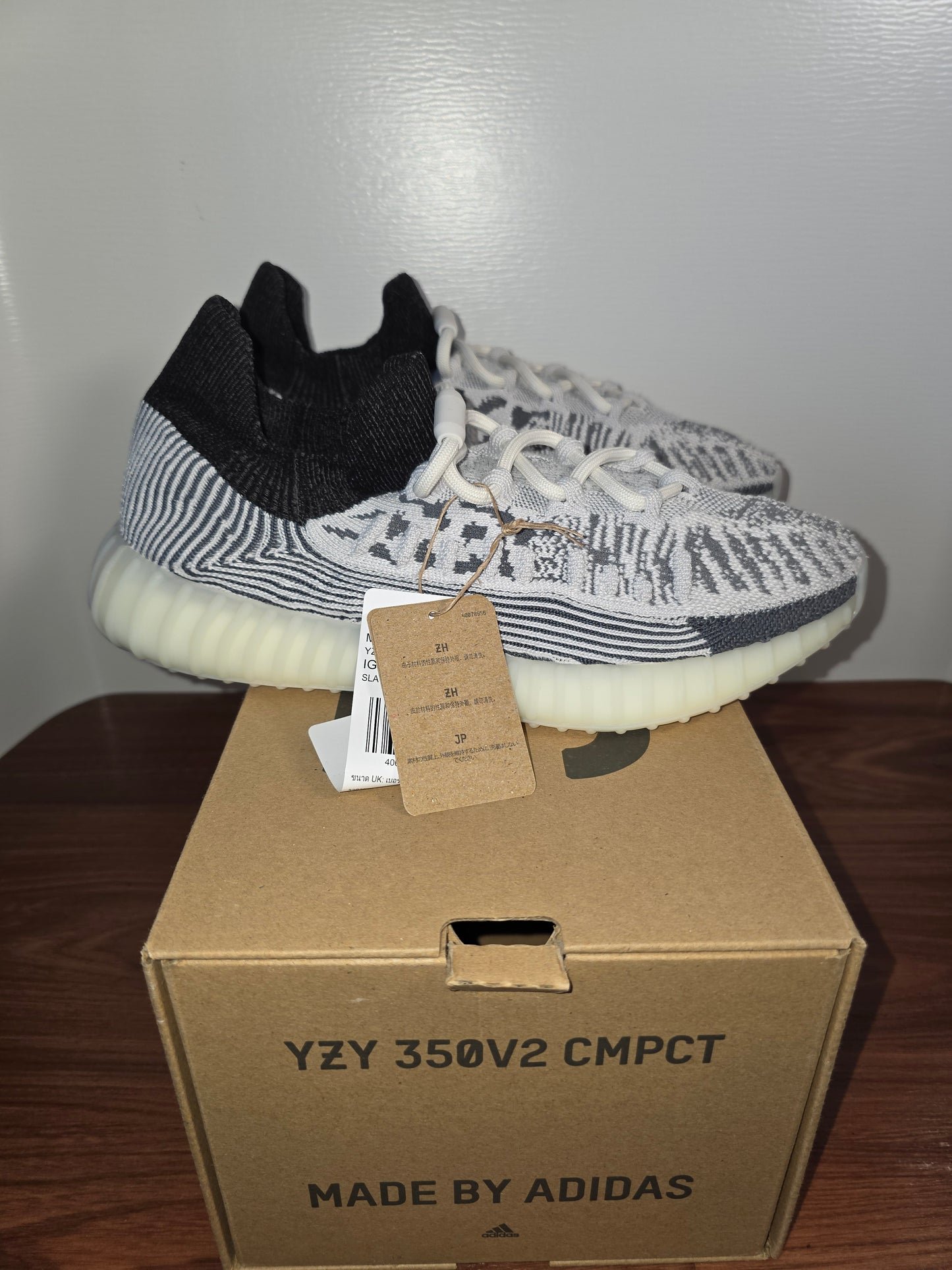 Yeezy 350 V2 Compact Slate Panda new with Box